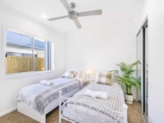 Arvia Residences 5BR Relaxed Family Duplex - 3