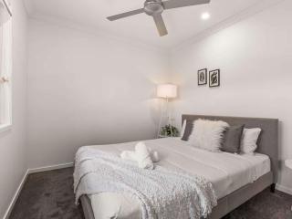 Arvia Residences 5BR Relaxed Family Duplex - 1