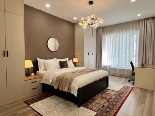 Central 116sqm I 3BR, 2Bath Modern Condo - 0