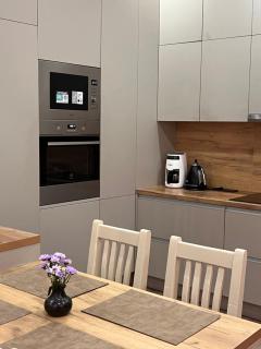 Central 116sqm I 3BR, 2Bath Modern Condo - 1