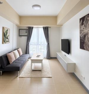 Premier Family Condo by MIGAs Haven at Avida Riala - 1