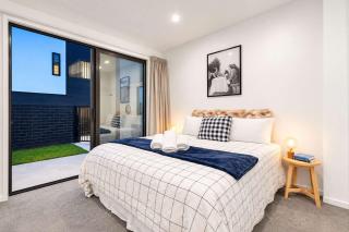Fitzgerald Focus - Your 1BR Urban Oasis - 9