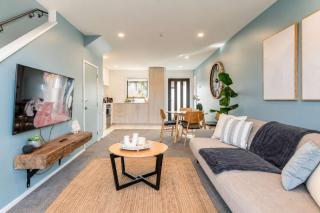 Stones Throw From the Stadium & Hot Tub - 9