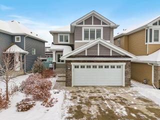 Southwest Edmonton 3BR Detached Home – King Bed, Fireplace, Office, Double Garage - 6