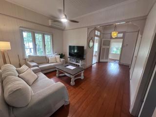 The Verandah Retreat | Stylish Queenslander - 3