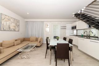 South Beach Coastal Apartments - 9