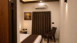 Monishka Palace Homestay - Ayodhya - 8