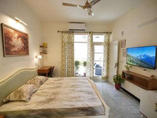 Ab's Urban Nest Green Cozy Escape Private Entry - 7