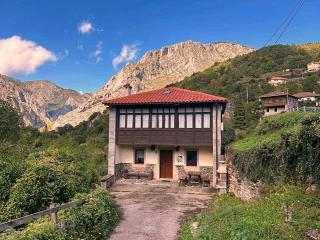 Casa Rural Ribota mountain getaway in Leon - 0