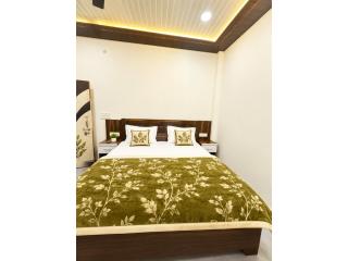 The R Krishna Palace Ayodhya - Comfort Stay with AC Near Shri Ram Janmbhoomi - Ayodhya - 3
