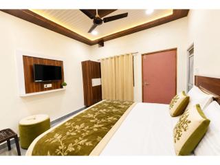 The R Krishna Palace Ayodhya - Comfort Stay with AC Near Shri Ram Janmbhoomi - Ayodhya - 9