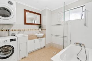 Beachside Court Unit 9 - 6