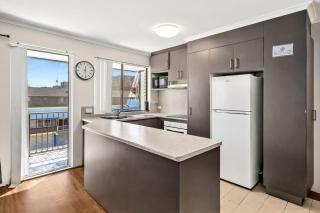 Beachside Court Unit 9 - 4