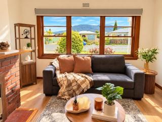Glenorchy 2BR Home Near MONA & Hobart CBD - 0