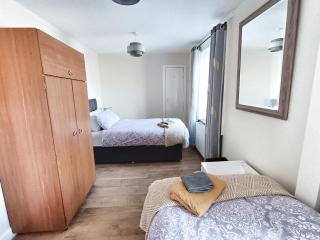 Peterhead Contractors House - 6