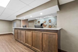 Comfort Suites Near Potomac Mills - 8