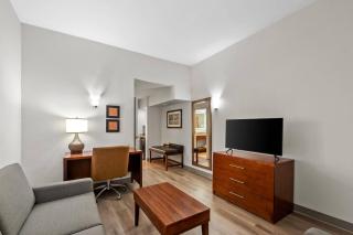Comfort Suites Near Potomac Mills - 6