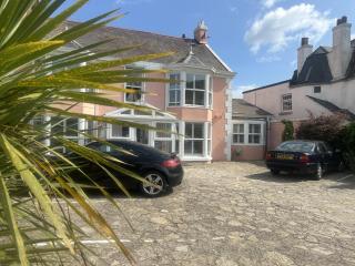 Potters Mooring Guest House - 6