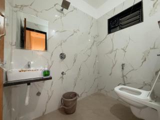 Retro Themed Private 1Bhk Couple Friendly - 8