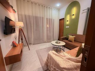 Retro Themed Private 1Bhk Couple Friendly - 5
