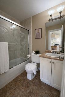 Modern Private Vancouver Suite - Killarney Park - 7