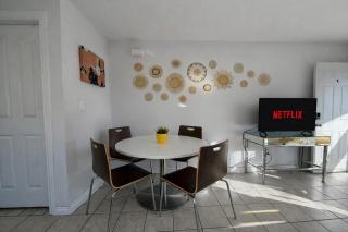 Modern Private Vancouver Suite - Killarney Park - 3
