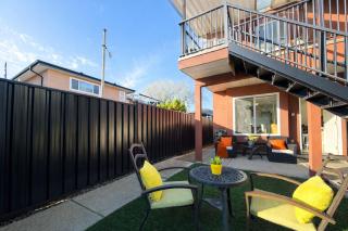 Modern Private Vancouver Suite - Killarney Park - 1