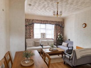 Unique Family Room, 55TV WiFi PetsOK iii - 1