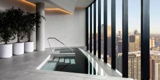 Luxurious City Escape with Pool, Gym & Sauna - 9