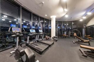 Luxurious City Escape with Pool, Gym & Sauna - 1