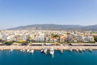 Nini's Maison - Terrace Living Above Kalamata City - 9