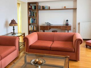 Nini's Maison - Terrace Living Above Kalamata City - 5