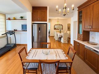 Nini's Maison - Terrace Living Above Kalamata City - 3