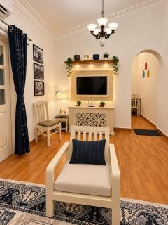 Luxury 2BHK Apartment with Pool View in Candolim by HomeWoodStays - 8