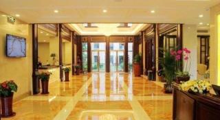Sky World Hotel Qingdao - 9