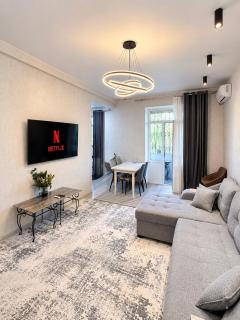 Spacious two-room apartment in the green center of Tashkent - 9