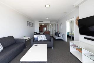 Towers of Chevron 2 Bedroom Ocean Apartment! - 3
