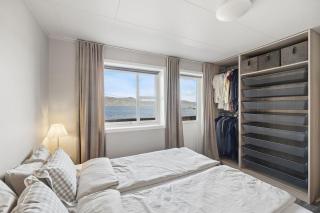 Modern terraced house with fjord view centrally located in Alta - 7