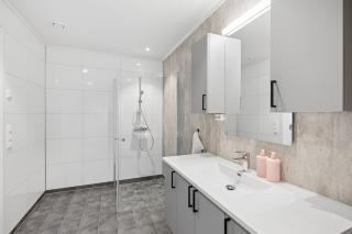Modern terraced house with fjord view centrally located in Alta - 6
