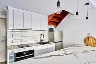 Modern, Central Apartment Footsteps to Salamanca - 6