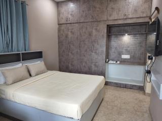 FabHotels Maplewood - 3