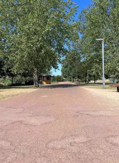 Fully equipped apartment, 15 min to Downtown - 9