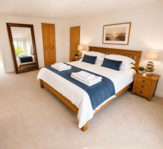 Large country house in the green belt, indoor hot tub, pool, for 12 - 8