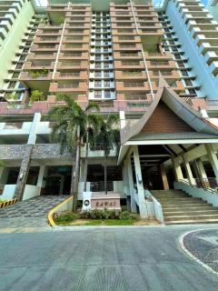 Chill Sip Stay Cozy 2BR with View in Taguig - 8