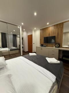 Best apartment near Republic square - 2