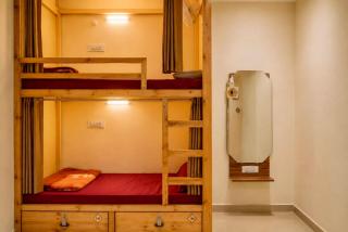 Solo Nari Backpackers Rishikesh - 1