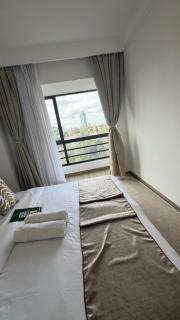 3 bedroom on riverside one - 1