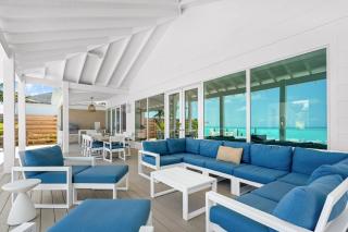 Vista Blue Centrally Located w Iconic Views - 4