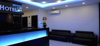 Cathay Hotel - 5