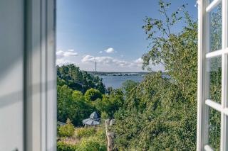 Charming Saltsjo-Boo Villa with Water Views - 4